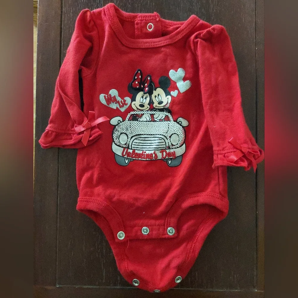 🎁10/$25--Minnie and Mickey onesie,  long sleeve,  newborn, Valentine's Day